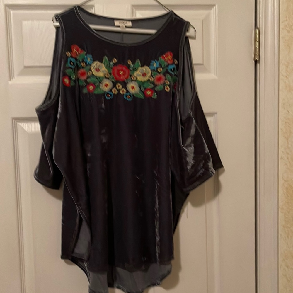 Ladies Cold Shoulder Top